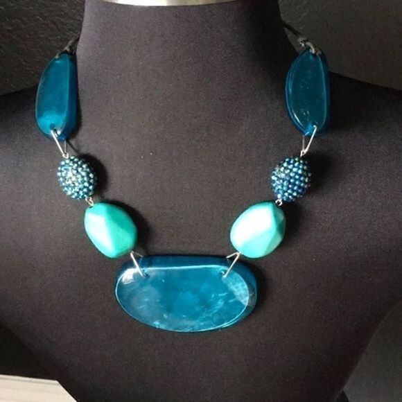 Necklace   - Picture 2 of 3